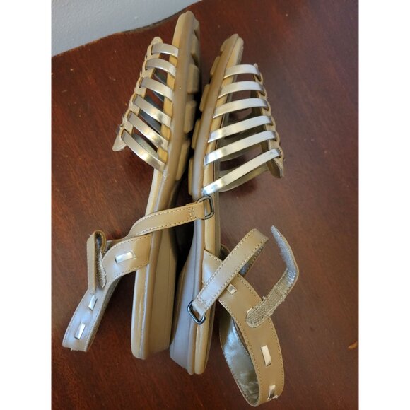 Easy Spirit Sz 6 Ladies Gold Tan Strappy Sandals - Picture 2 of 7